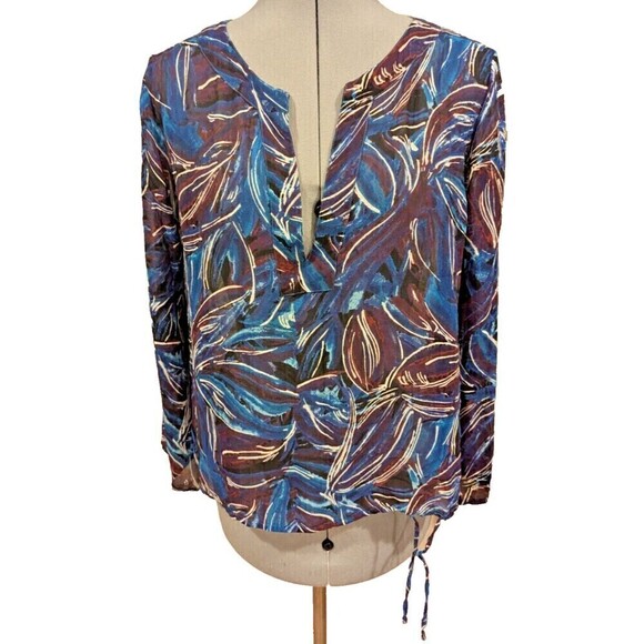 Chicos Sz 1 (S) sheer 100% silk top Blue geometric print layering‎ Etherial Fall - Picture 1 of 3